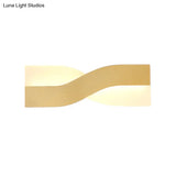 Modern Twisted Sconce Led Wall Mounted Light Fixture In Gold - Warm White