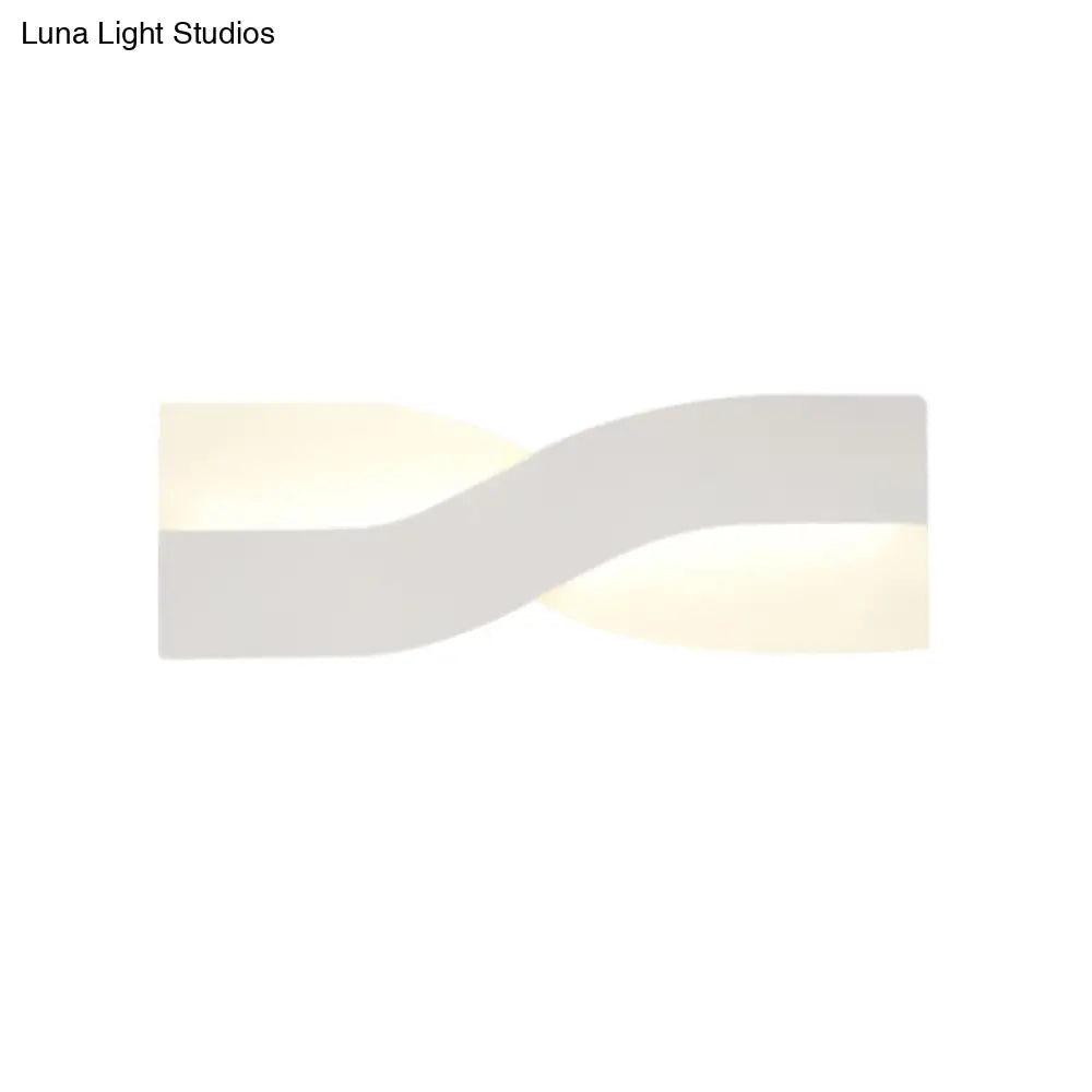 Modern Twisted Sconce Led Wall Mounted Light Fixture In Gold - Warm White