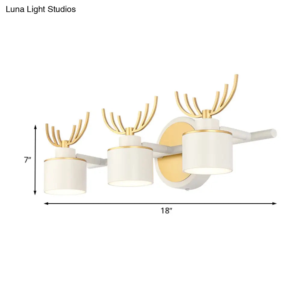 Modernist Elk Design 3-Head Metal Wall Sconce In White For Living Room Lighting