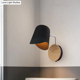 Nordic Metal Wall Sconce With Right Angle Arm And 1-Light White/Black Finish