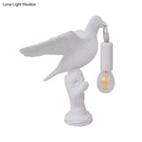 Nordic Style Bird Shaped Desk Light Resin Night Table Lamp In White/Black For Bedroom