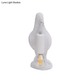 Nordic Style Bird Shaped Desk Light Resin Night Table Lamp In White/Black For Bedroom