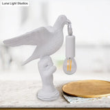 Nordic Style Bird Shaped Desk Light Resin Night Table Lamp In White/Black For Bedroom