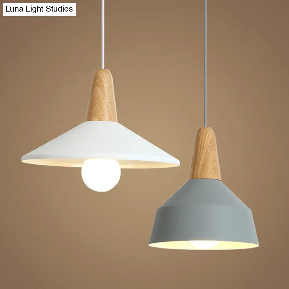 Nordic Style Metal Hanging Pendant Lamp With Wooden Top - Ideal For Restaurants