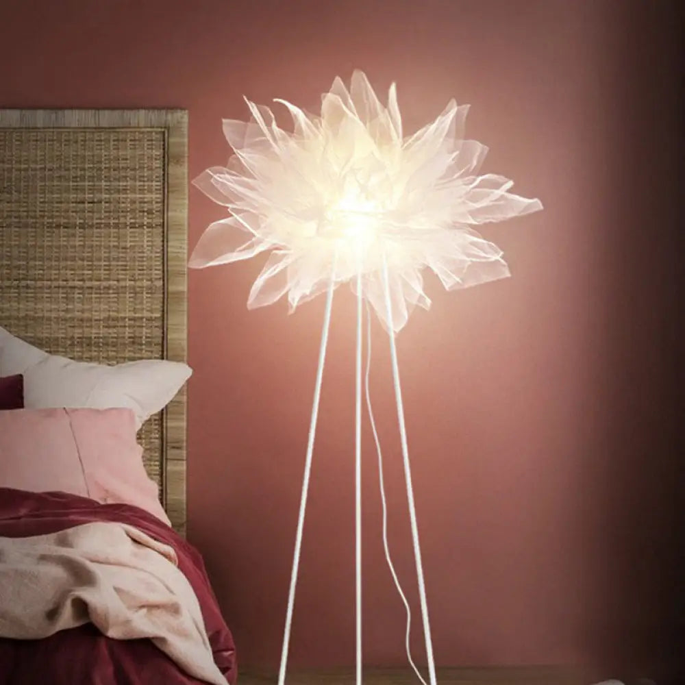 Nordic Style Tripod Floor Lamp With Feather Shade Metal Stand White / C