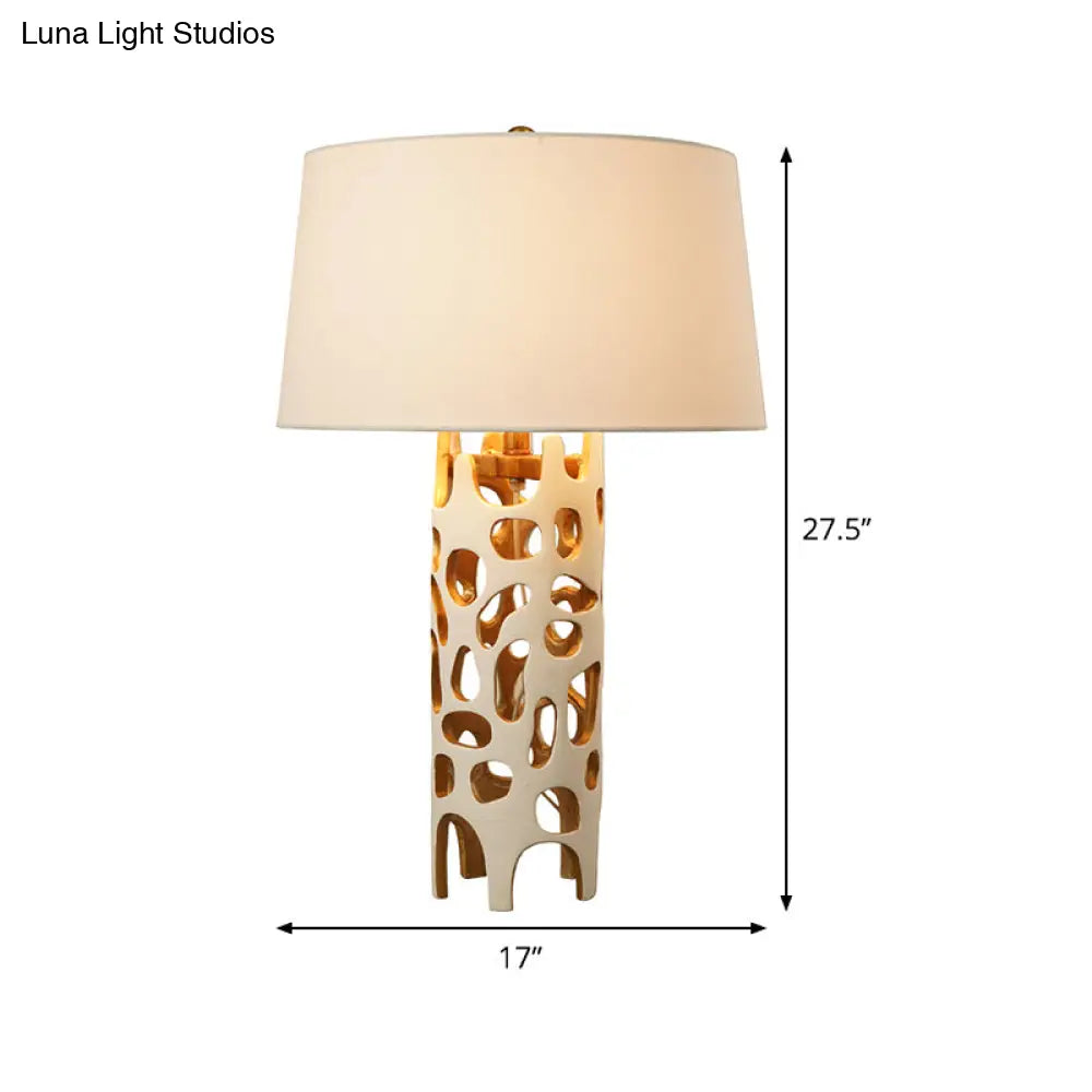 Nordic Style White Metal Nightstand Light With Fabric Barrel Shade For Living Room
