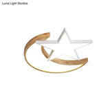 Nordic-Style Wood Star Moon Ceiling Mount Light For Nursing Room And Bedroom