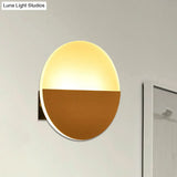 Round Acrylic Led Wall Sconce - Simplicity At Its Finest (White/Black)