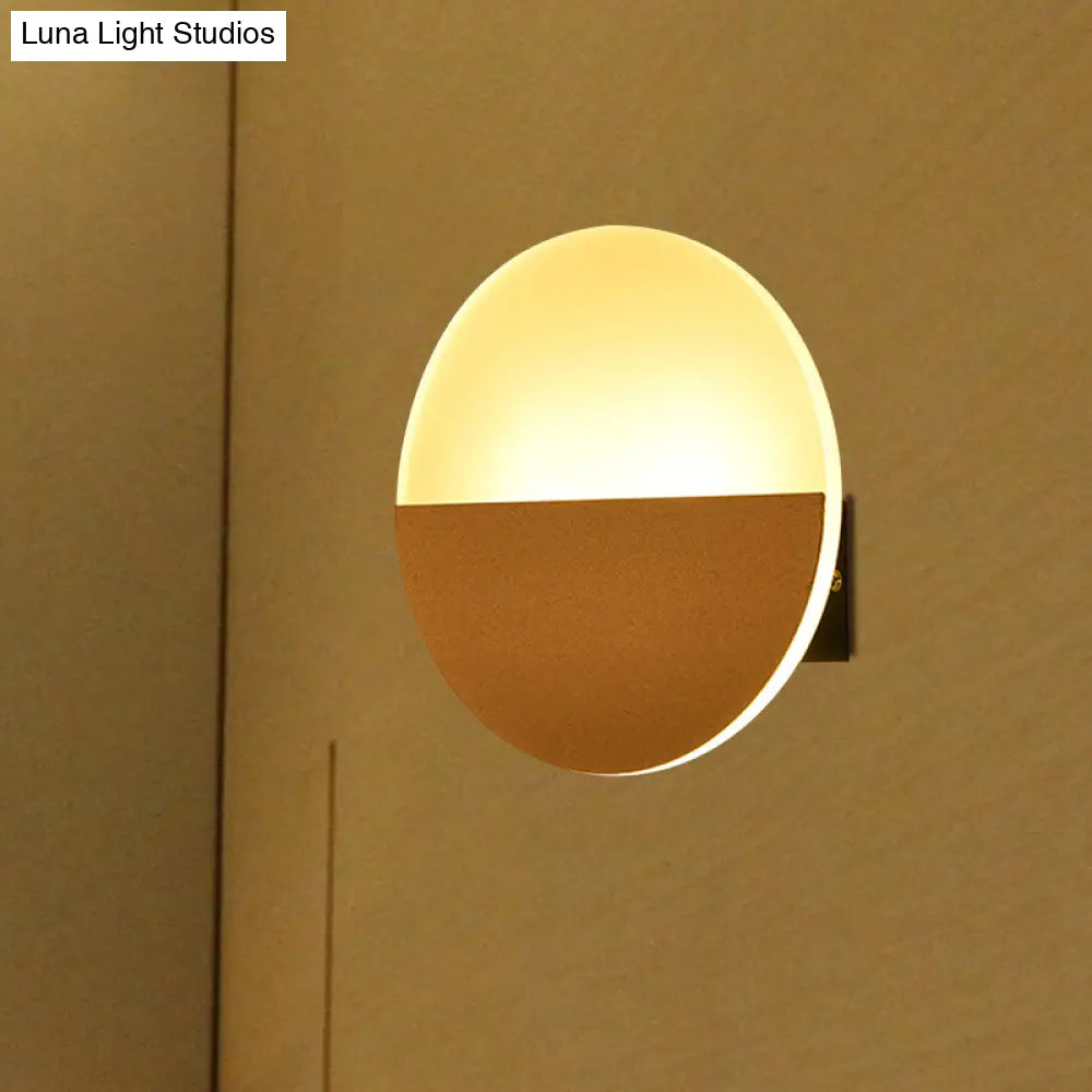 Round Acrylic Led Wall Sconce - Simplicity At Its Finest (White/Black)