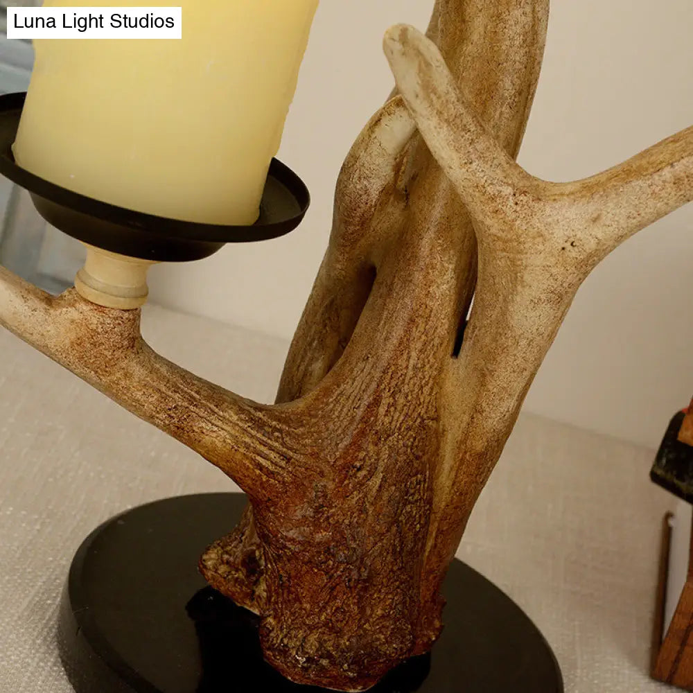 Rustic 3-Light Resin Desk Lamp For Bedroom - Country Style Candle Reading Light In Wood With Antlers