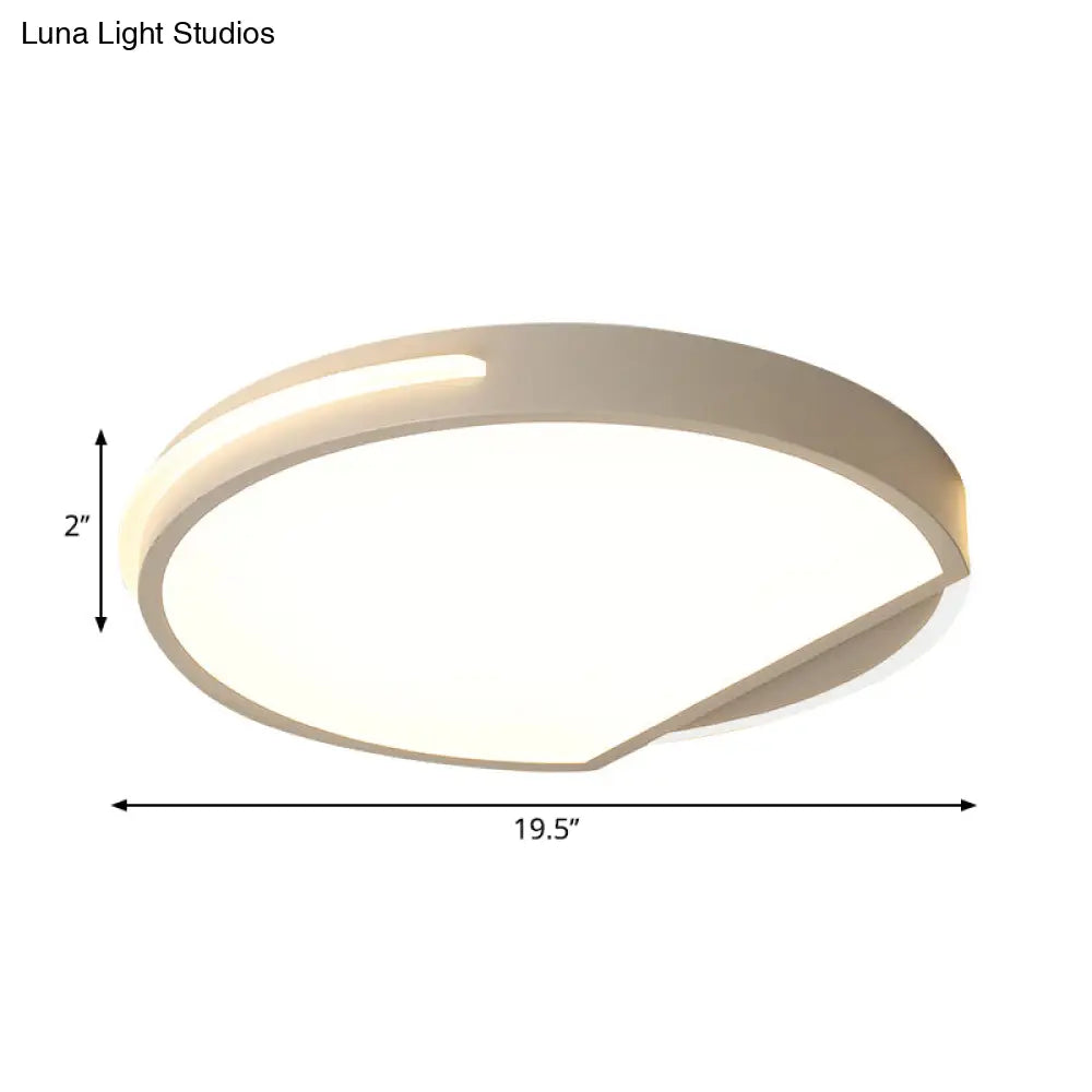 Simple Metal Flushmount Ceiling Light In Warm/White: 16’/19.5’ Wide Round Design