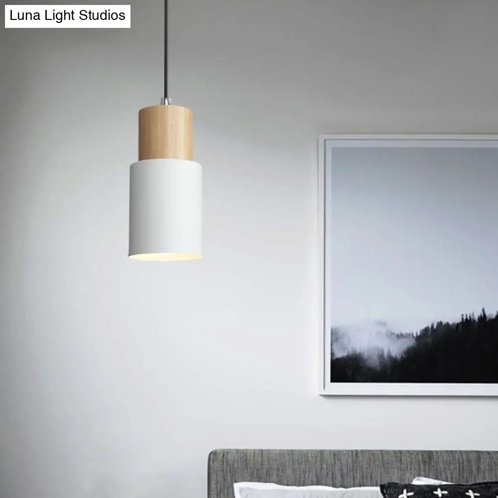 Simple Nordic Pendant Light For Restaurants & Coffee Shops - Modern And Creative Design