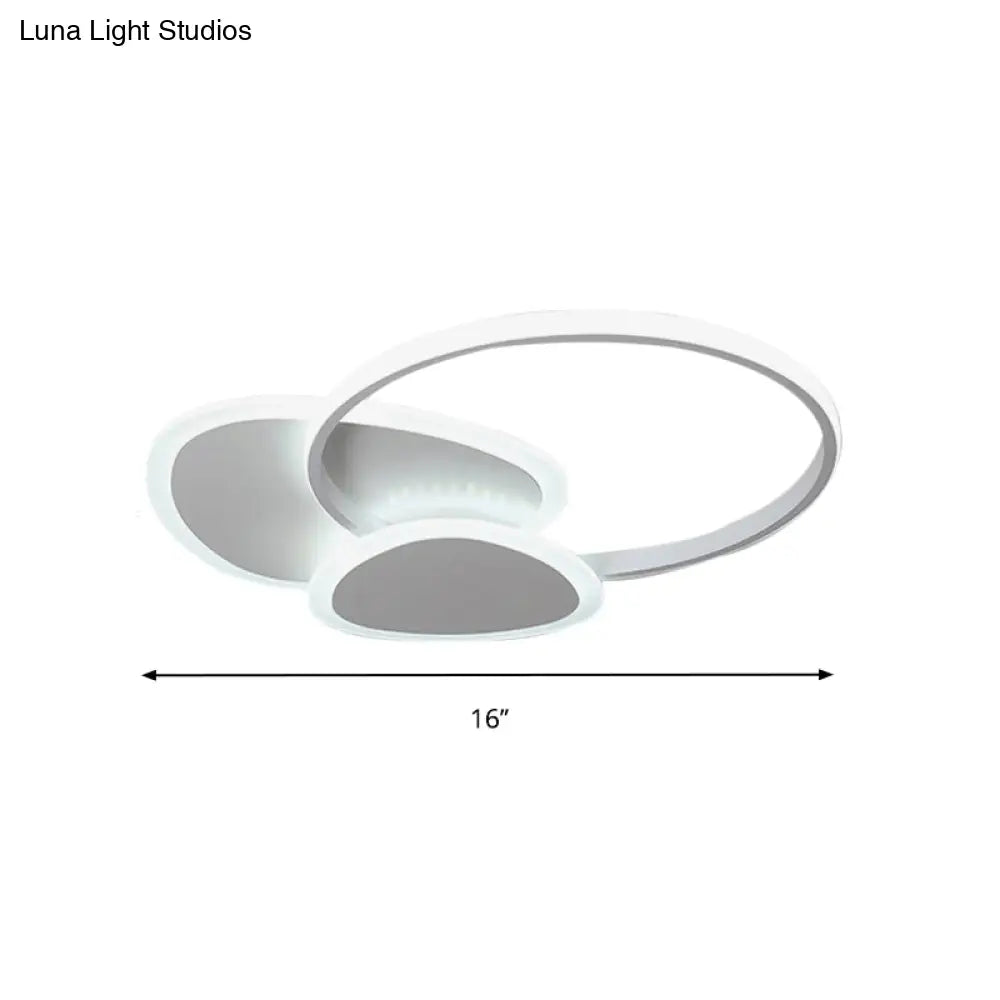 Stylish Flaky Triangle Ceiling Light: Modern Acrylic Led Flush Mount Lamp (16’/18’ W) In