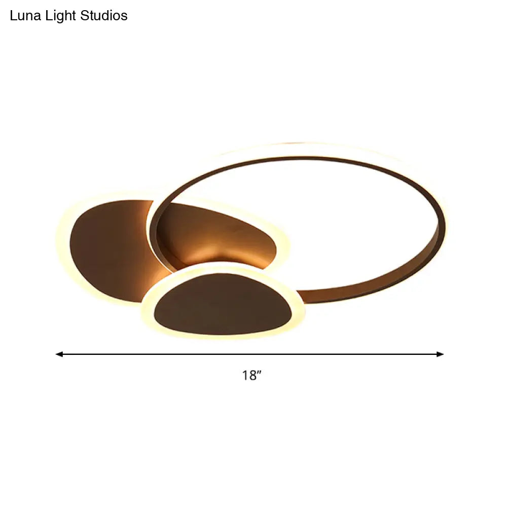 Stylish Flaky Triangle Ceiling Light: Modern Acrylic Led Flush Mount Lamp (16’/18’ W) In