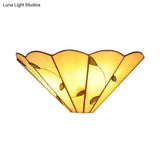 Tiffany Style Leaf Pattern Art Glass Wall Sconce - Beige Light For Dining Room