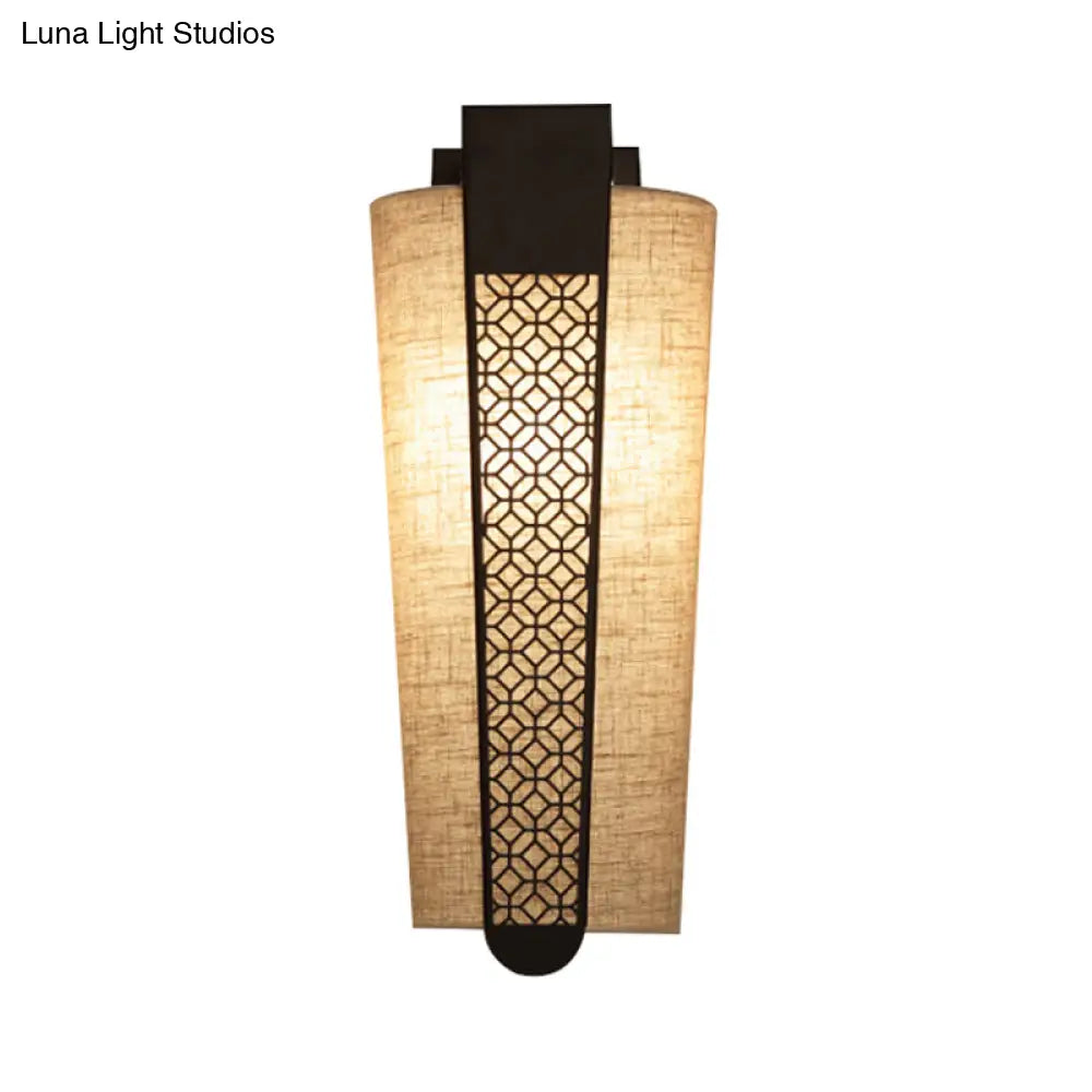 Traditional 1-Light Wall Sconce In Black With Cylinder Shade