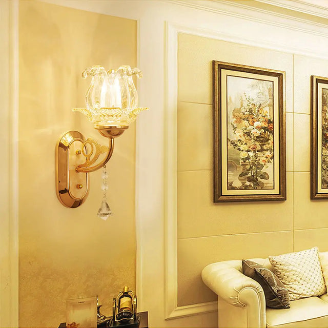 Traditional Floral Living Room Wall Mount Light With Textured Glass And Gold Fixture 1 / B