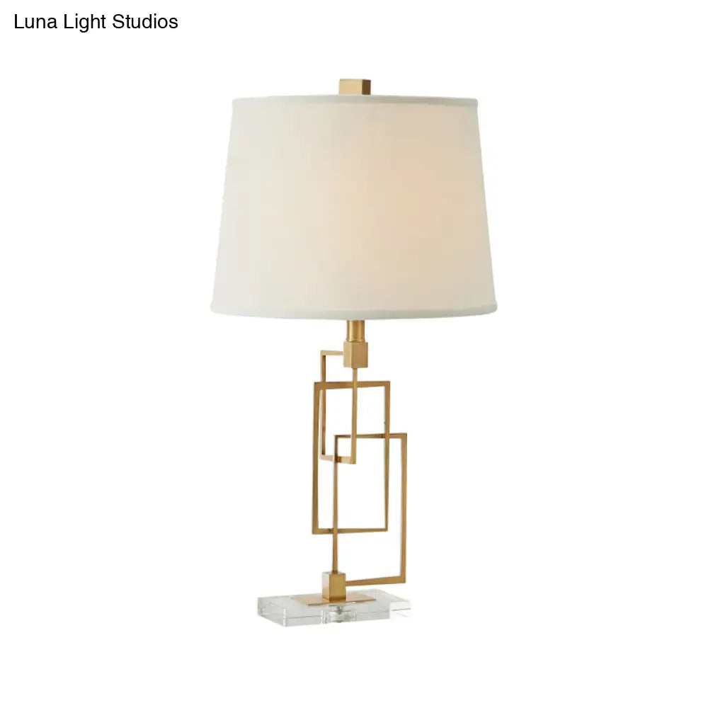 Traditional Metal 1-Head Gold Nightstand Lamp: Modernize Your Living Room With Intersected