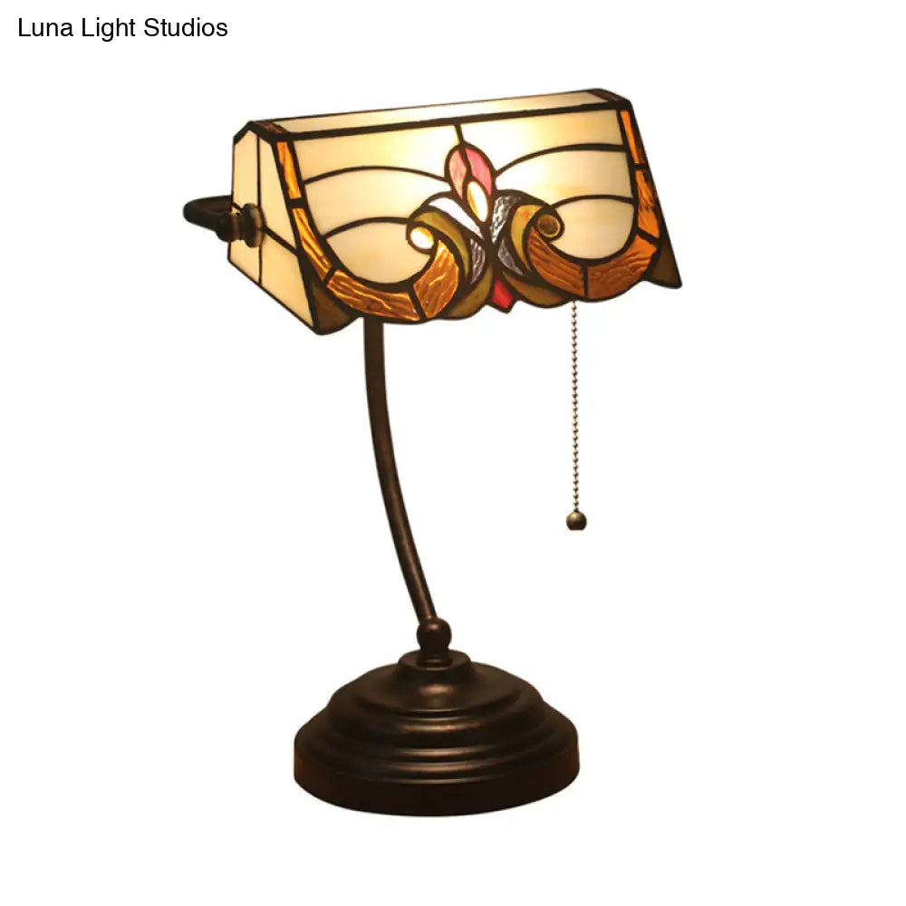 Victorian Stained Art Glass Table Lamp With Pull Chain
