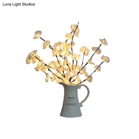Vindemiatrix - Table Lamp
