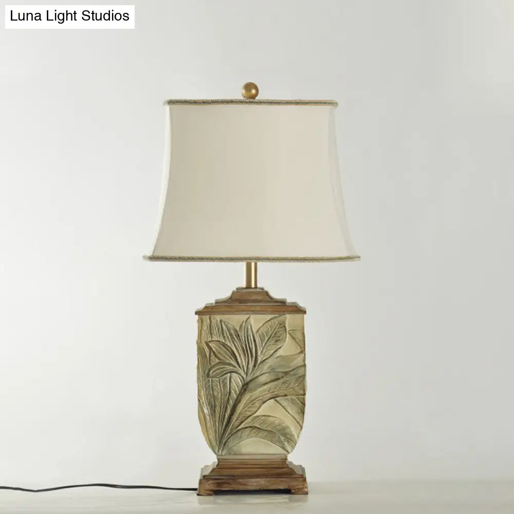 Vintage Style White Fabric Table Lamp With Flared Shade - Perfect For Guest Room Décor